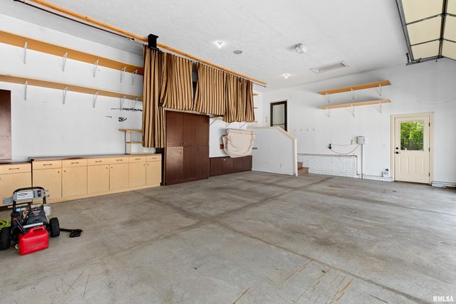 6514 W Willow Oak Court, Edwards, IL 61528