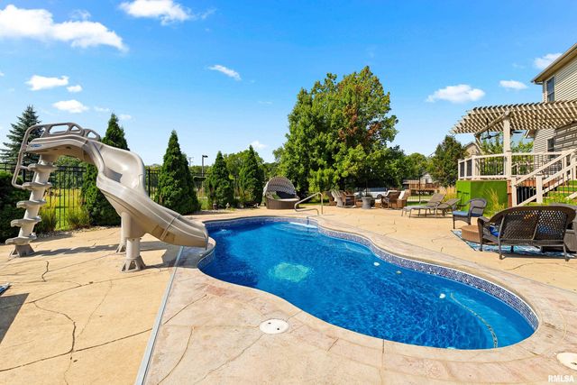 6514 W Willow Oak Court, Edwards, IL 61528