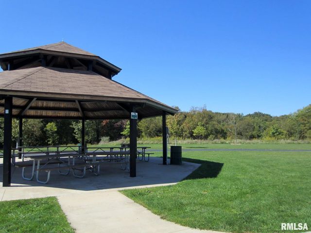 6514 W Willow Oak Court, Edwards, IL 61528