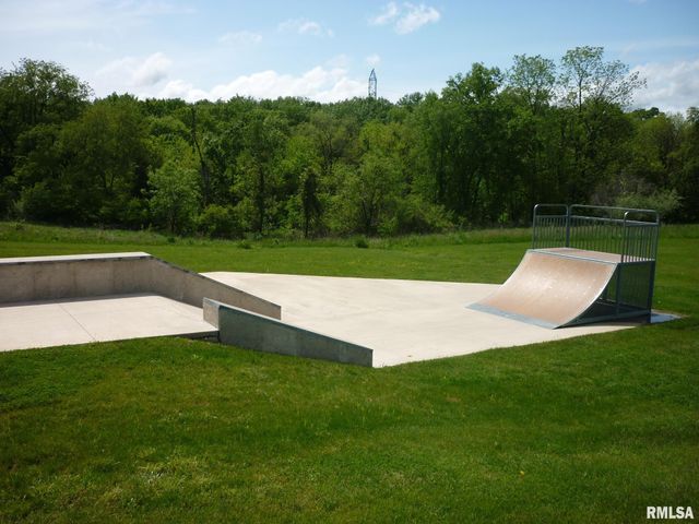 6514 W Willow Oak Court, Edwards, IL 61528