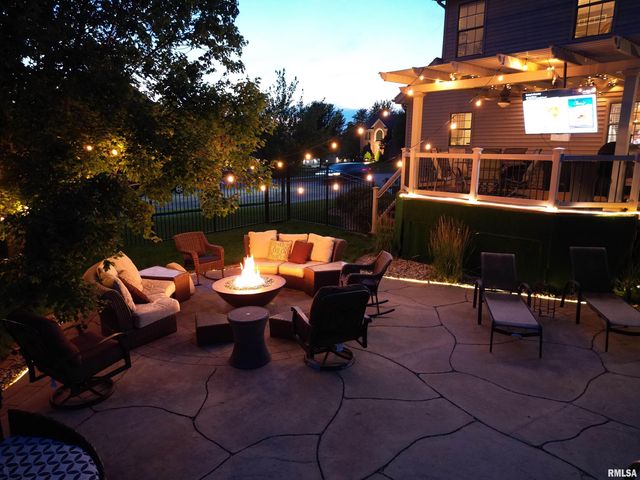 6514 W Willow Oak Court, Edwards, IL 61528