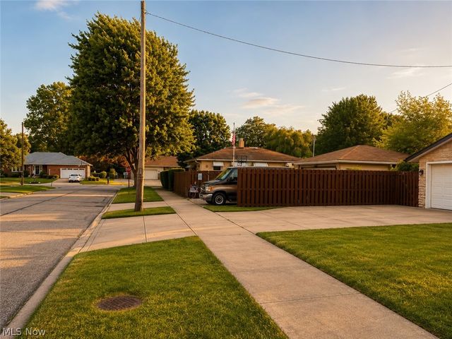 6444 Schaaf Drive, Brook Park, OH 44142