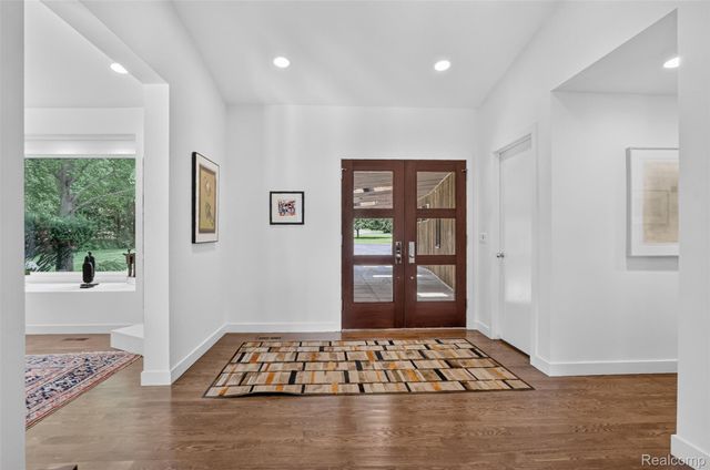 1425 Clarendon Road, Bloomfield Hills, MI 48302