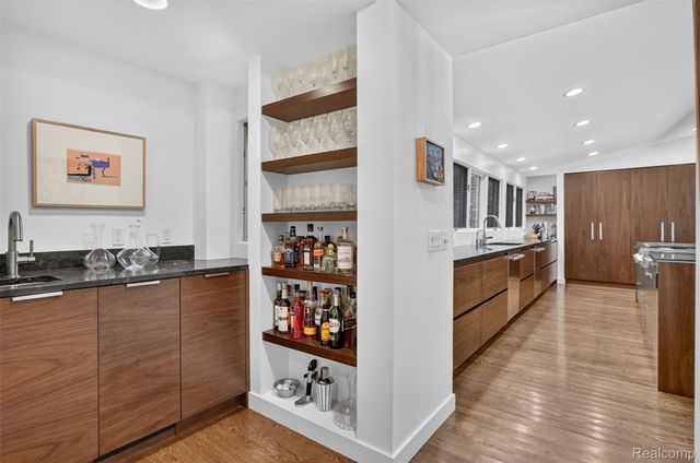 1425 Clarendon Road, Bloomfield Hills, MI 48302