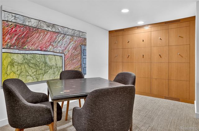 1425 Clarendon Road, Bloomfield Hills, MI 48302