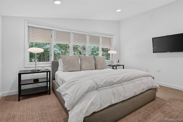 1425 Clarendon Road, Bloomfield Hills, MI 48302