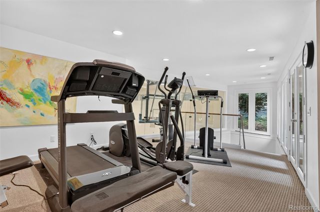 1425 Clarendon Road, Bloomfield Hills, MI 48302