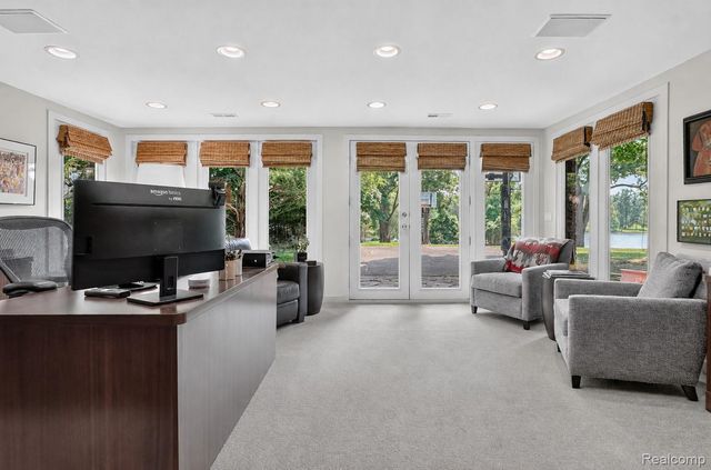 1425 Clarendon Road, Bloomfield Hills, MI 48302