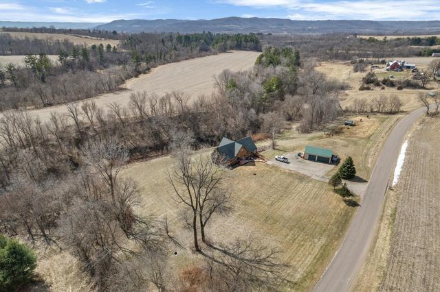 W27641 Whistlers Pass ROAD, Trempealeau, WI 54661