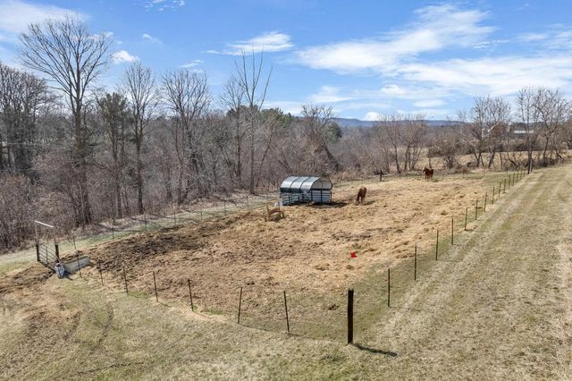 W27641 Whistlers Pass ROAD, Trempealeau, WI 54661