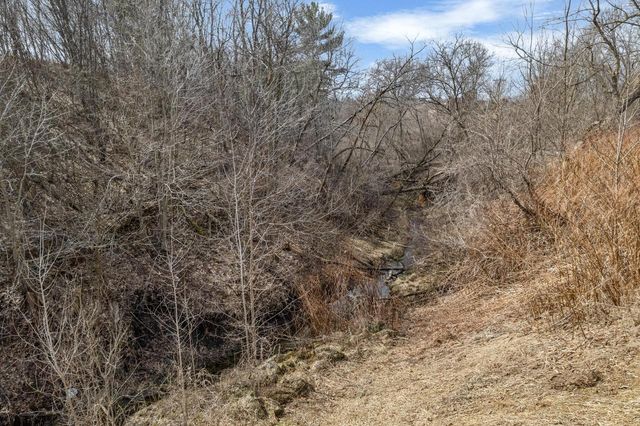 W27641 Whistlers Pass ROAD, Trempealeau, WI 54661