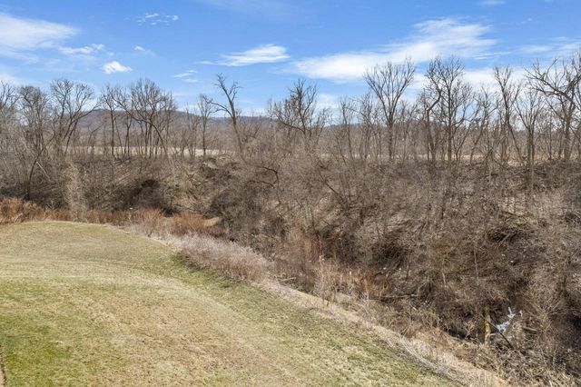 W27641 Whistlers Pass ROAD, Trempealeau, WI 54661