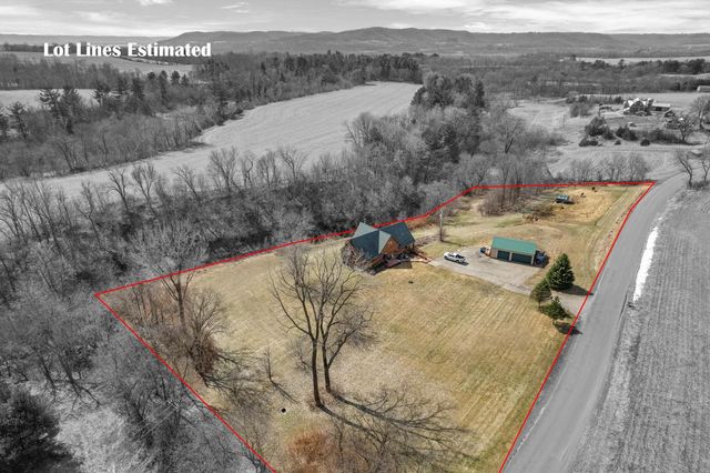 W27641 Whistlers Pass ROAD, Trempealeau, WI 54661