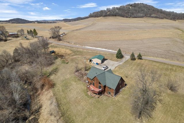 W27641 Whistlers Pass ROAD, Trempealeau, WI 54661