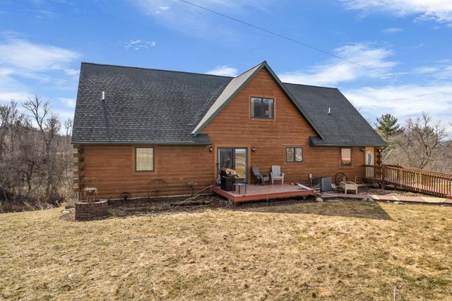W27641 Whistlers Pass ROAD, Trempealeau, WI 54661