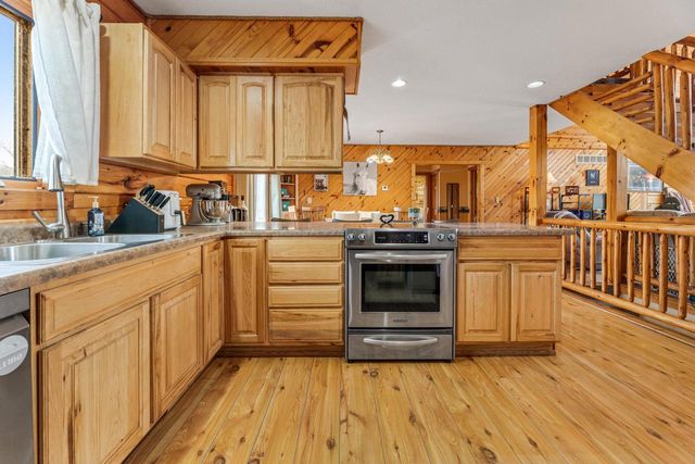 W27641 Whistlers Pass ROAD, Trempealeau, WI 54661