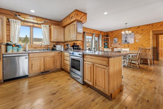 W27641 Whistlers Pass ROAD, Trempealeau, WI 54661