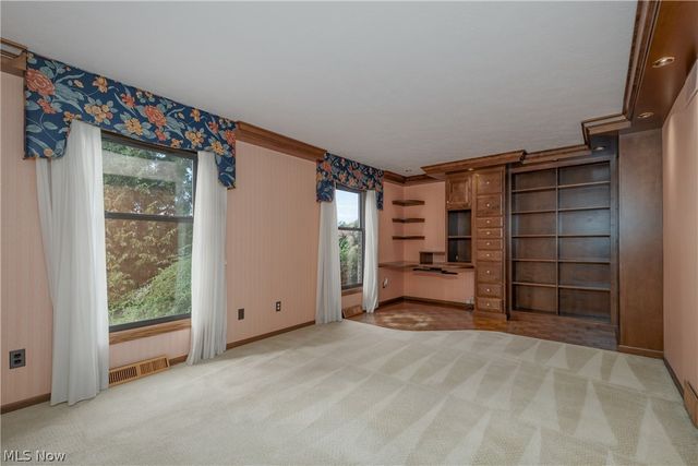 1431 Springhaven Circle NE, Massillon, OH 44646