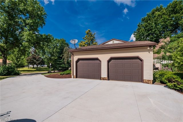 1431 Springhaven Circle NE, Massillon, OH 44646