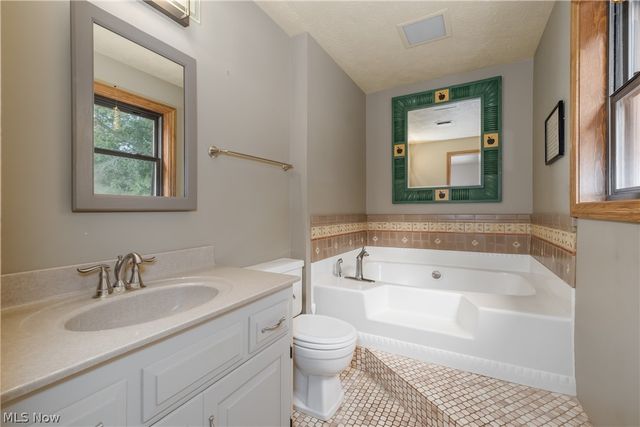 1431 Springhaven Circle NE, Massillon, OH 44646