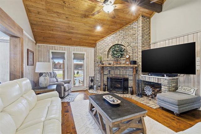 125 Highway 165, Iowa, LA 70647