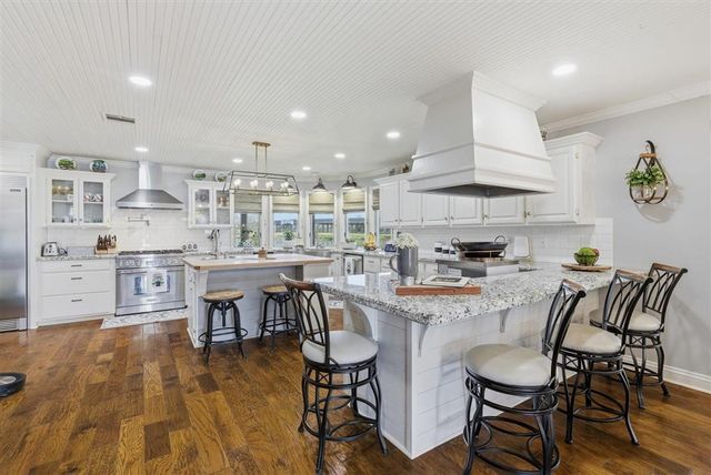 125 Highway 165, Iowa, LA 70647