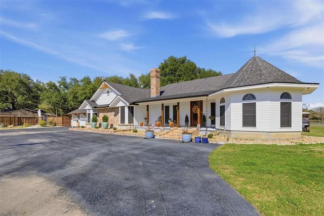 125 Highway 165, Iowa, LA 70647