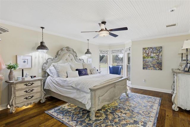 125 Highway 165, Iowa, LA 70647