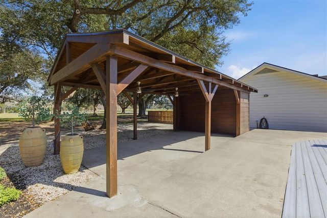 125 Highway 165, Iowa, LA 70647