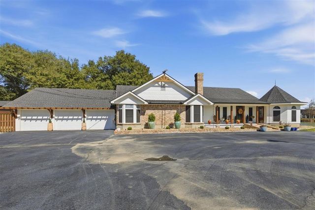 125 Highway 165, Iowa, LA 70647