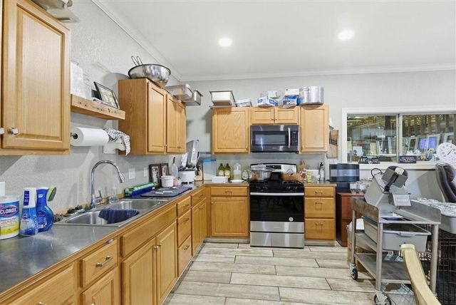 125 Highway 165, Iowa, LA 70647