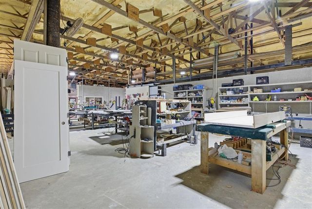 125 Highway 165, Iowa, LA 70647