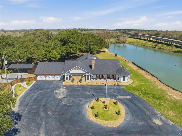 125 Highway 165, Iowa, LA 70647