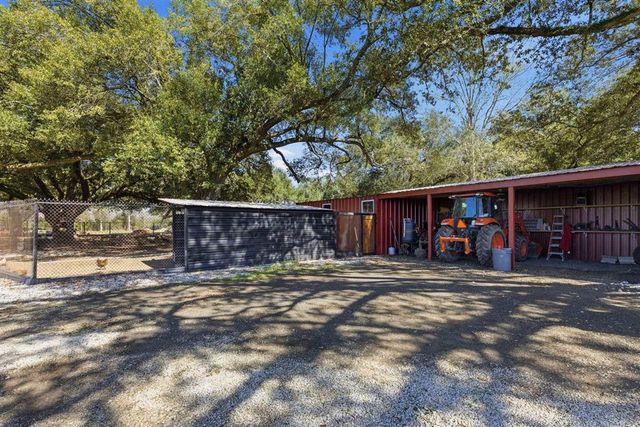 125 Highway 165, Iowa, LA 70647