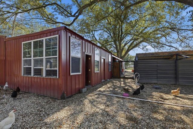 125 Highway 165, Iowa, LA 70647