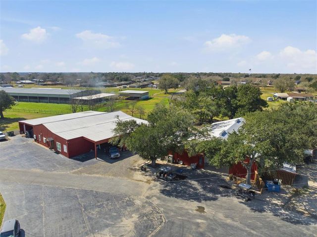 125 Highway 165, Iowa, LA 70647