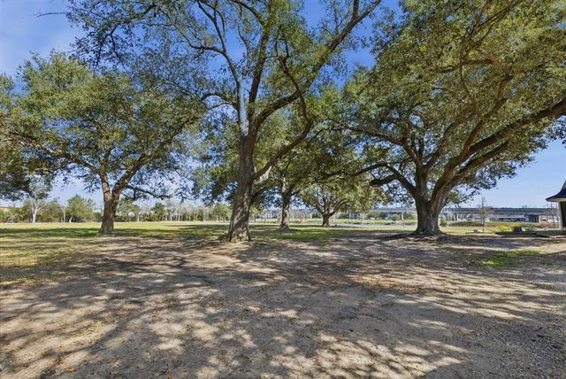 125 Highway 165, Iowa, LA 70647