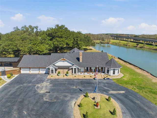 125 Highway 165, Iowa, LA 70647