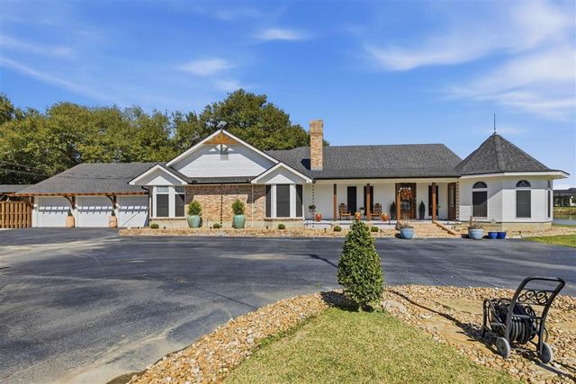 125 Highway 165, Iowa, LA 70647