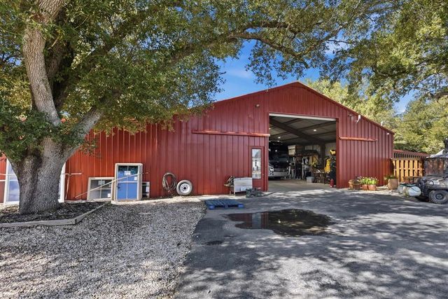 125 Highway 165, Iowa, LA 70647