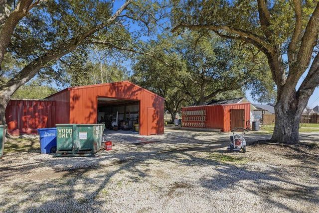 125 Highway 165, Iowa, LA 70647