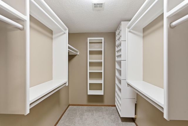 1659 S Tamarisk Dr, Wichita, KS 67230