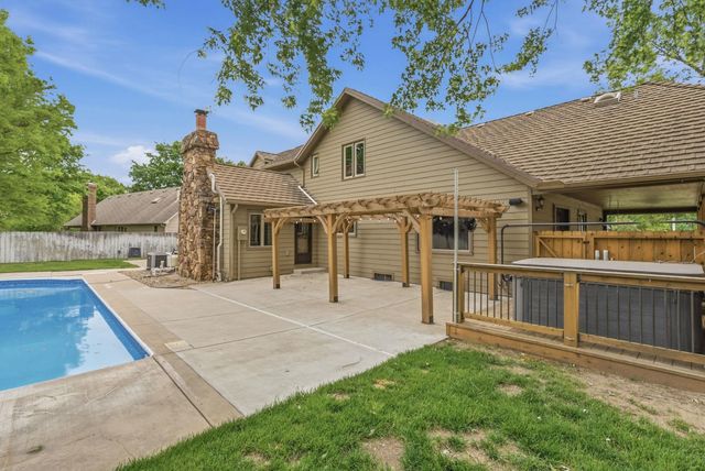 1659 S Tamarisk Dr, Wichita, KS 67230