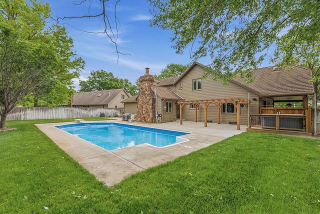 1659 S Tamarisk Dr, Wichita, KS 67230