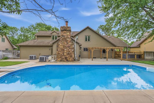 1659 S Tamarisk Dr, Wichita, KS 67230