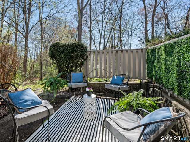 1 Talcott Ridge Road F, Farmington, CT 06032