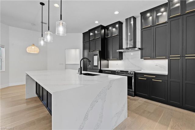 2415 W Price BLVD, North Port, FL 34286