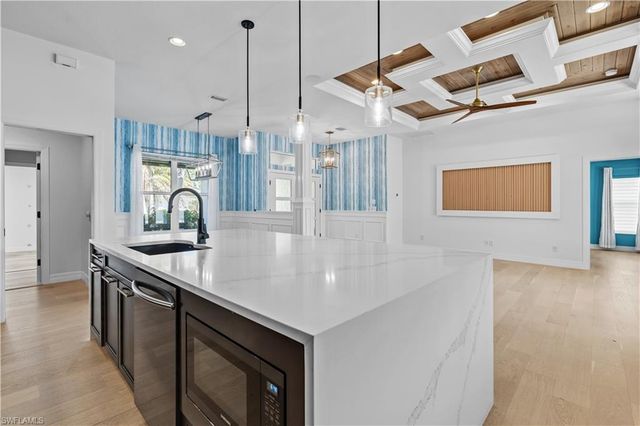 2415 W Price BLVD, North Port, FL 34286