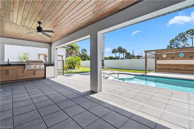 2415 W Price BLVD, North Port, FL 34286