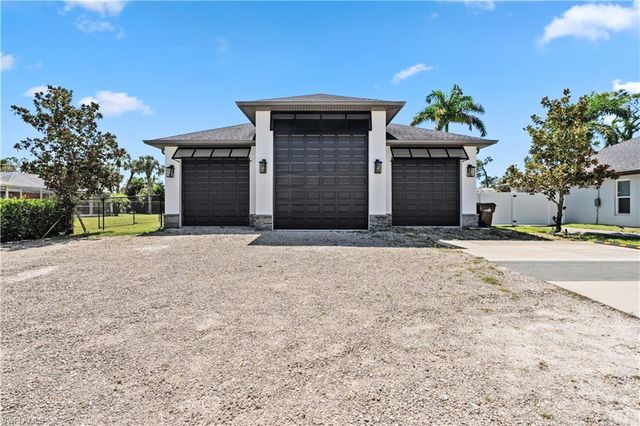 2415 W Price BLVD, North Port, FL 34286